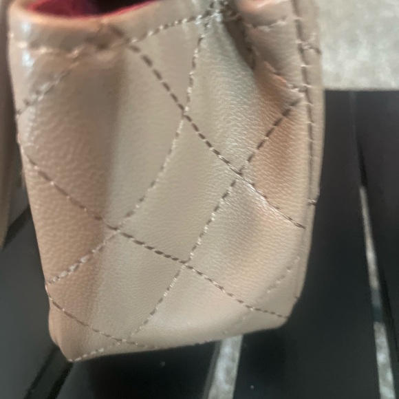 Tan Quilted Shoulder Bag with Gold CC Closure - Picture 11 of 14